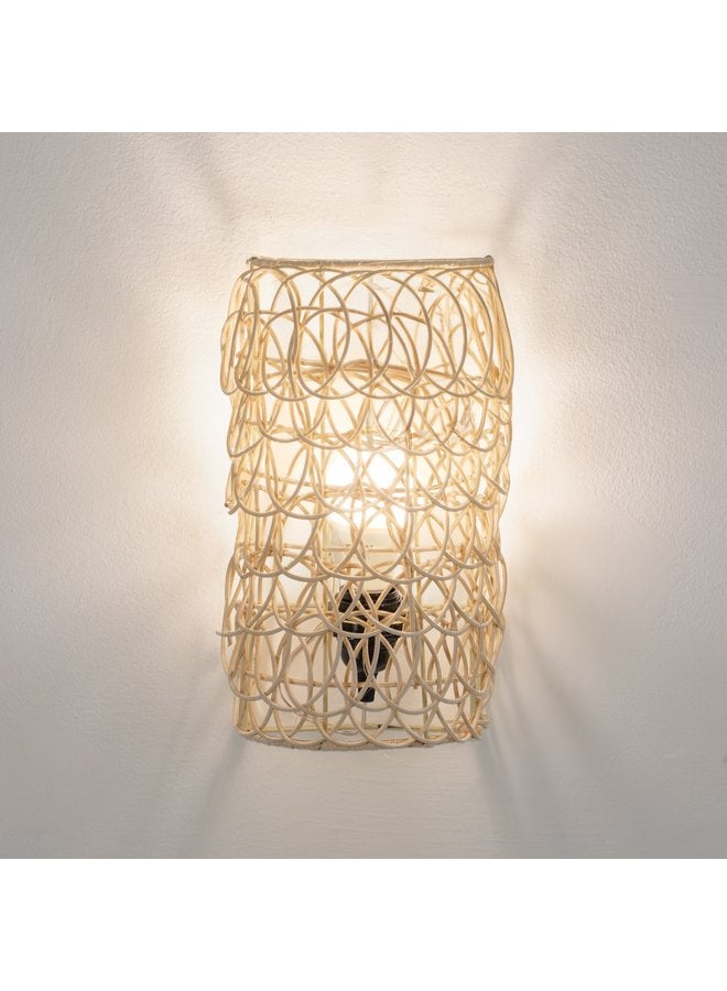 تبس هوم لمب باللون بيج مصنوعة من بامبو لإضاءة المنزل والديكور - Image 1